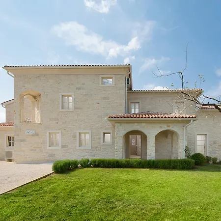 Sara Villa Vranje Selo